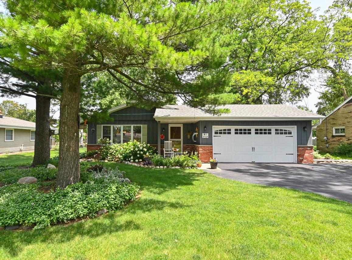 W171S7164 Lannon Dr, Muskego, WI 53150