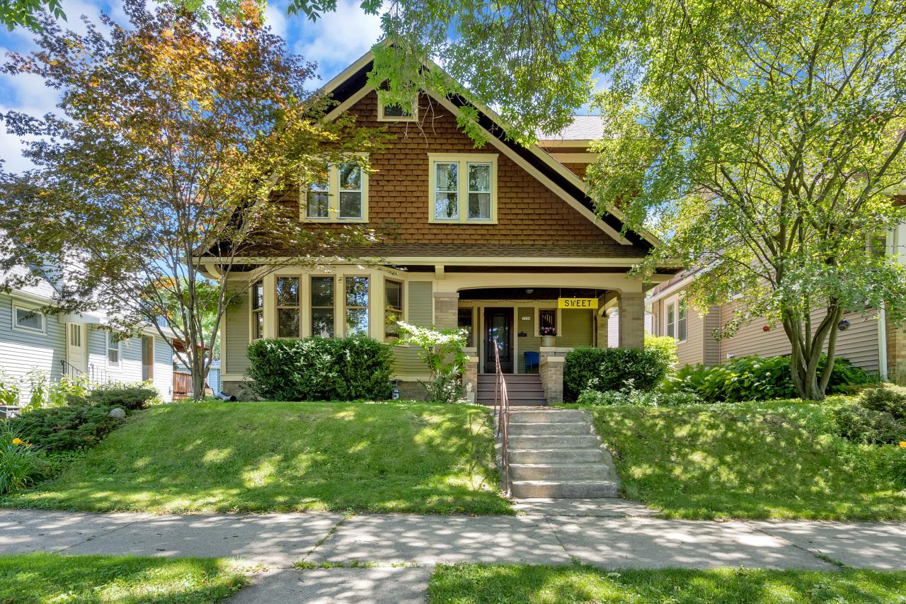3336 S New York Ave, Milwaukee, WI 53207