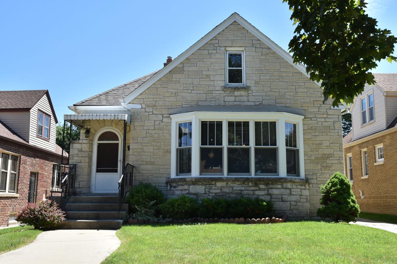 3136 S 32nd St, Milwaukee, WI 53215