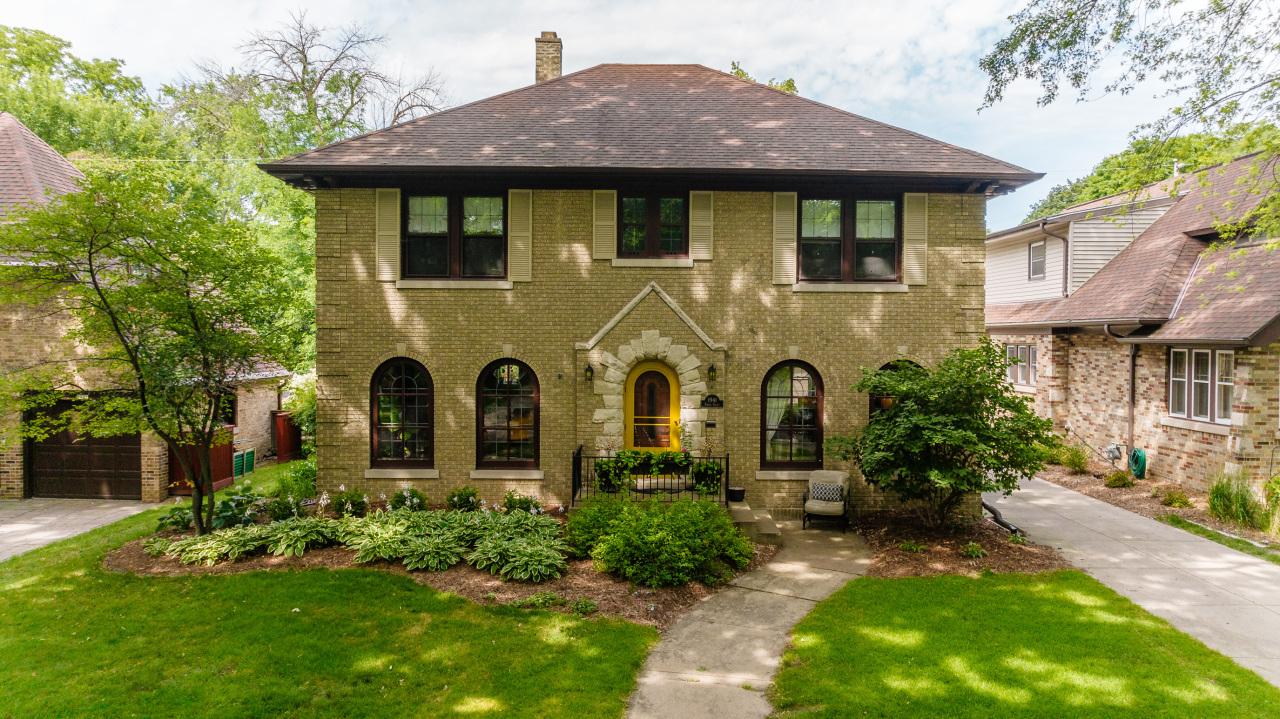 1941 Forest St, Wauwatosa, WI 53213
