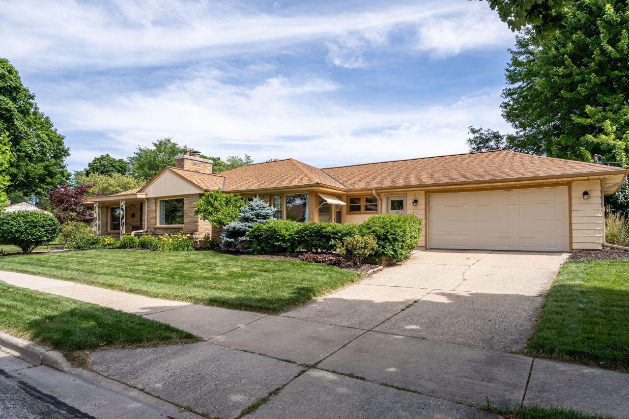 7413 Portland Ave, Wauwatosa, WI 53213