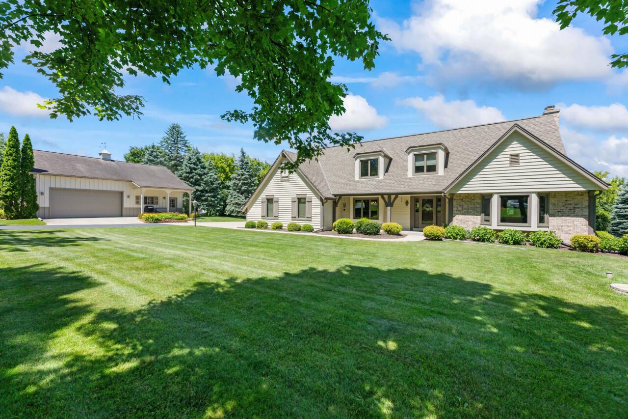 S50W30366 Seville Ln, Genesee, WI 53149