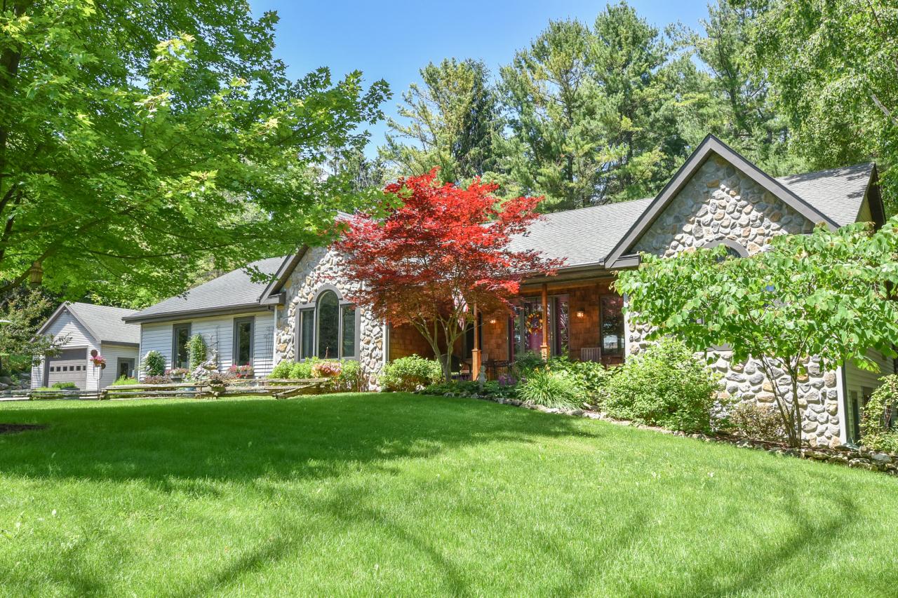6566 Silver Shores, Belgium, WI 53013