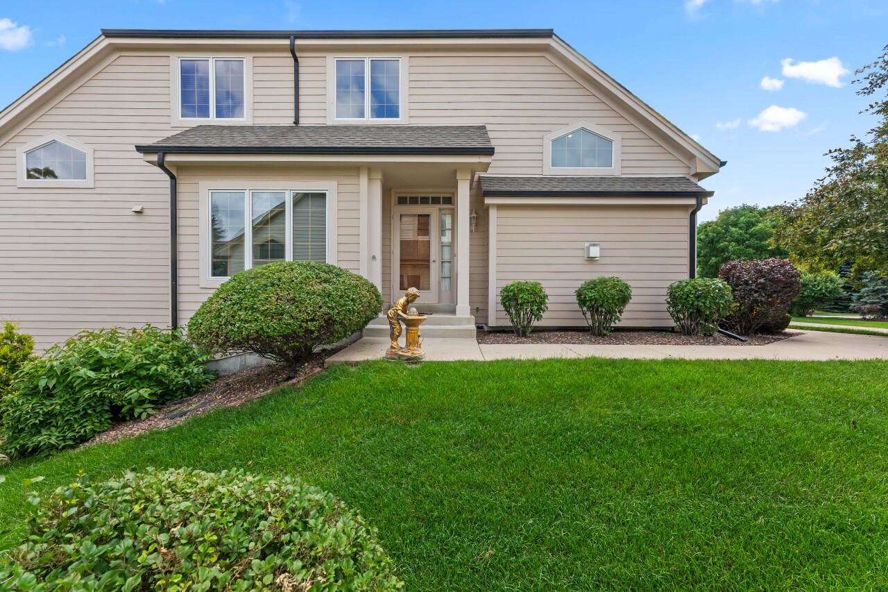 502 Heather Glen, Waukesha, WI 53188
