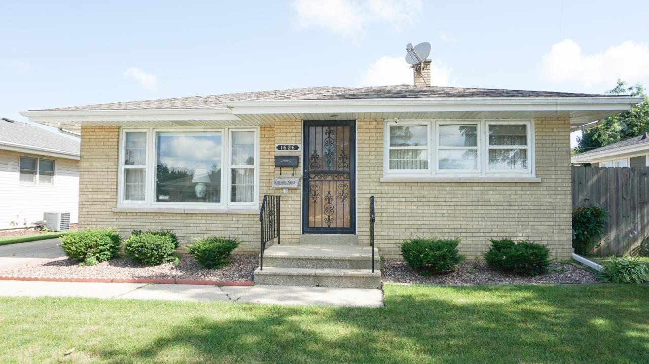 1626 21st St, Kenosha, WI 53140