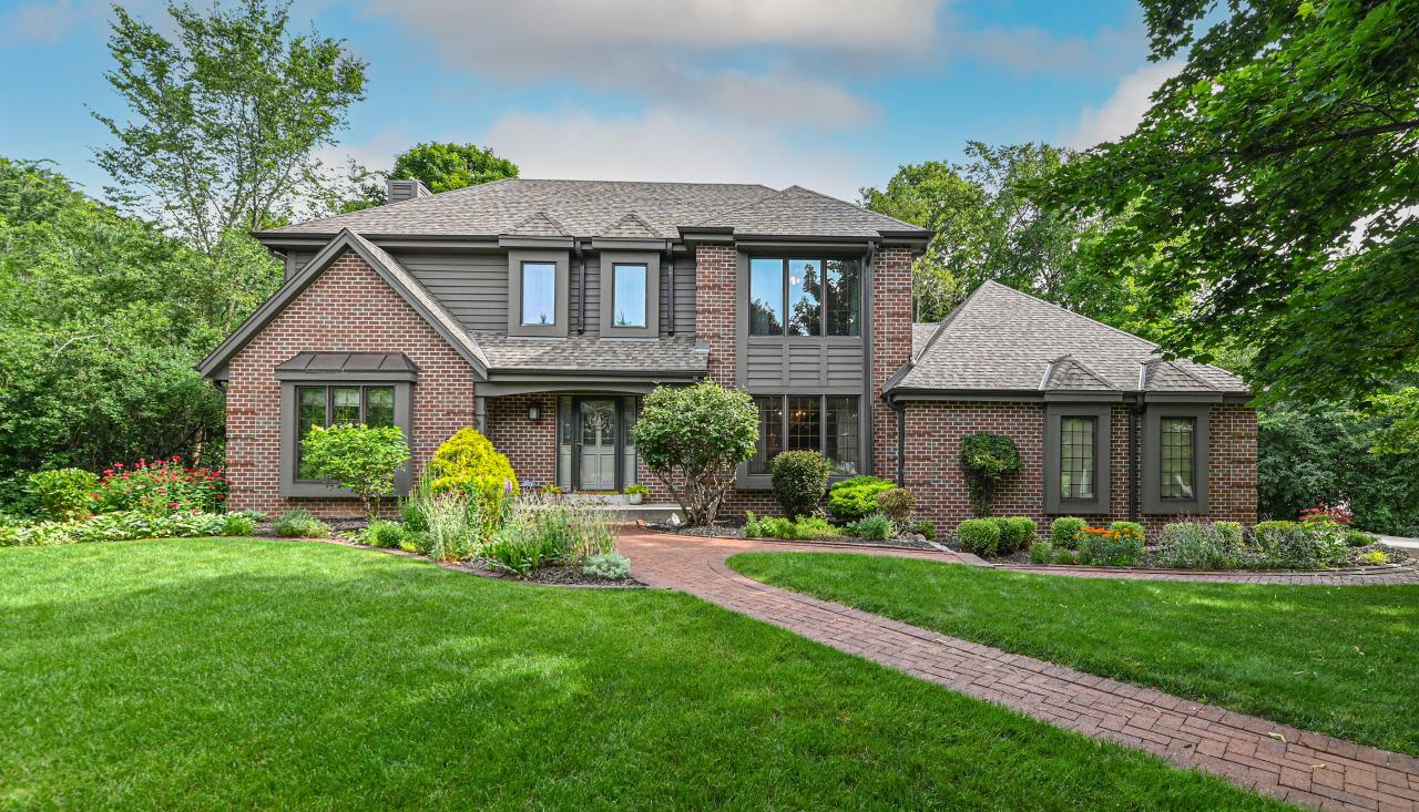 3710 S River Ridge, Greenfield, WI 53228