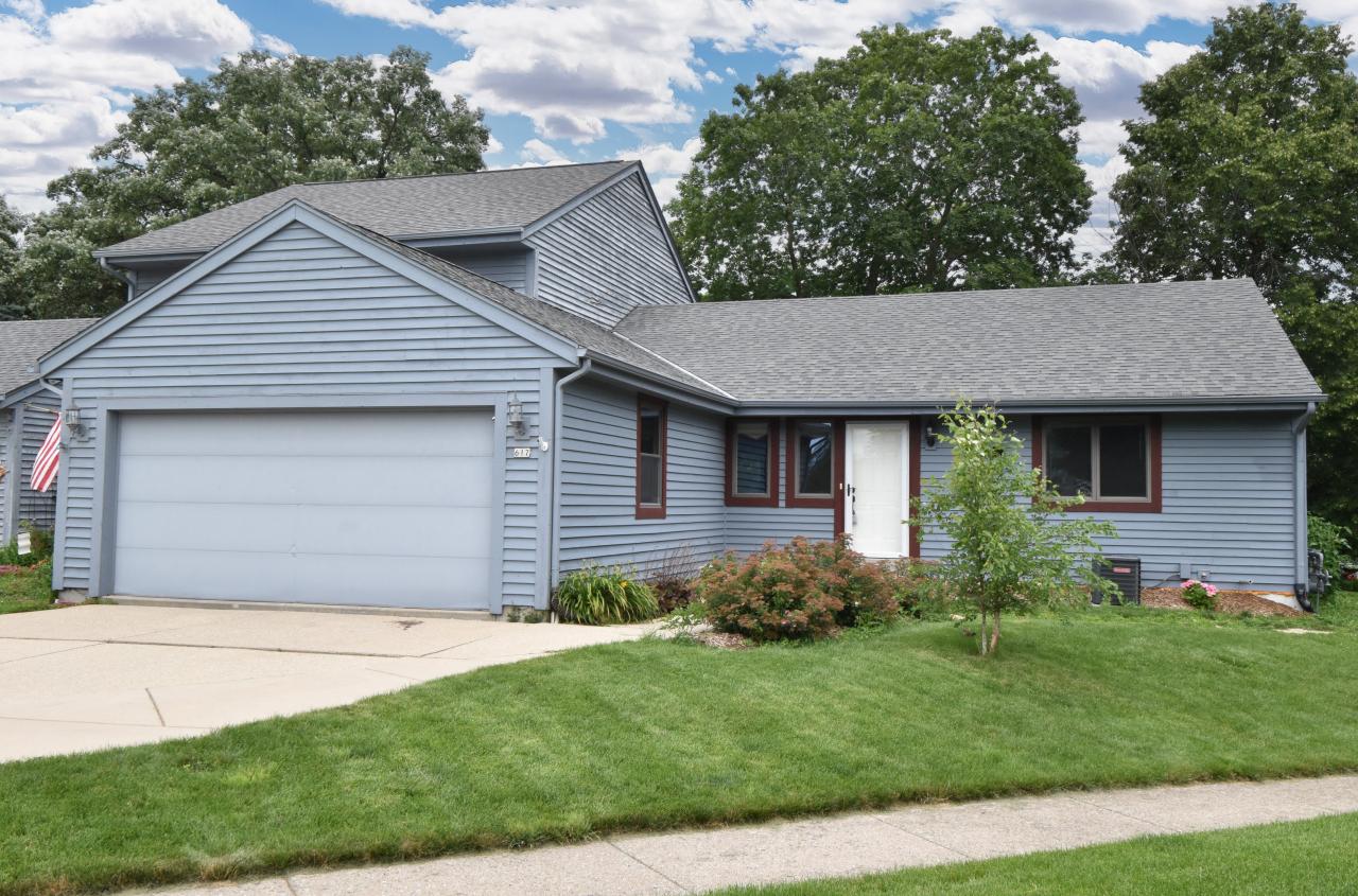 617 Brasted Pl, Waukesha, WI 53186