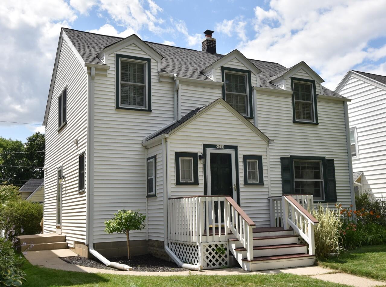 4537 N Morris Blvd, Shorewood, WI 53211