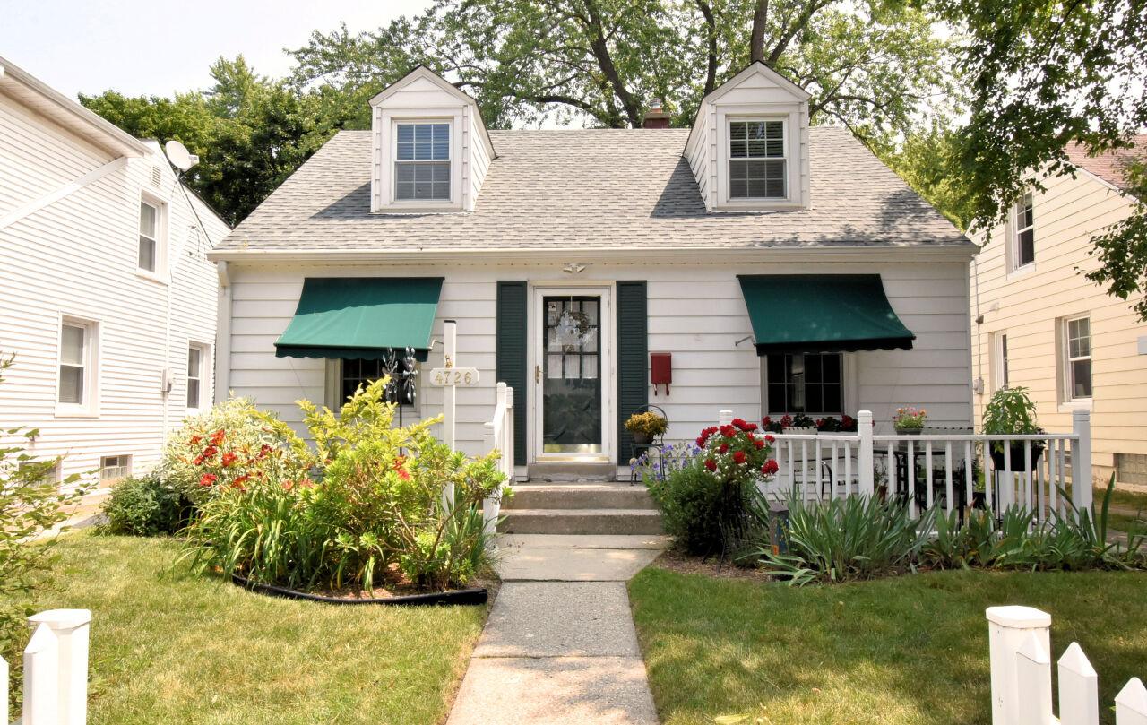 4726 N Elkhart Ave, Whitefish Bay, WI 53211