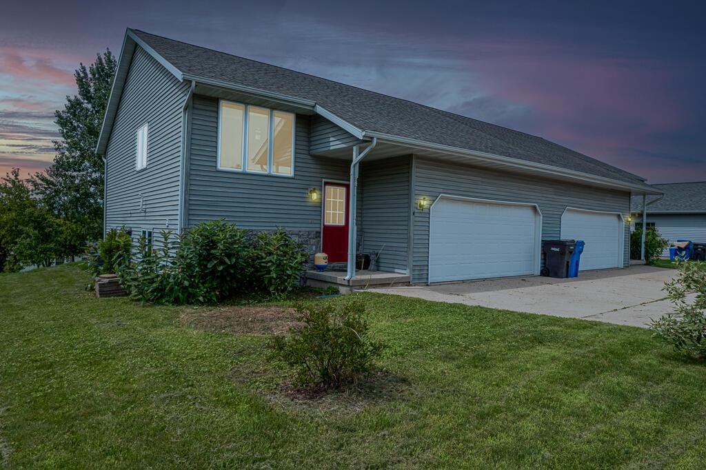 656-658 N Main St #658, Fall River, WI 53932