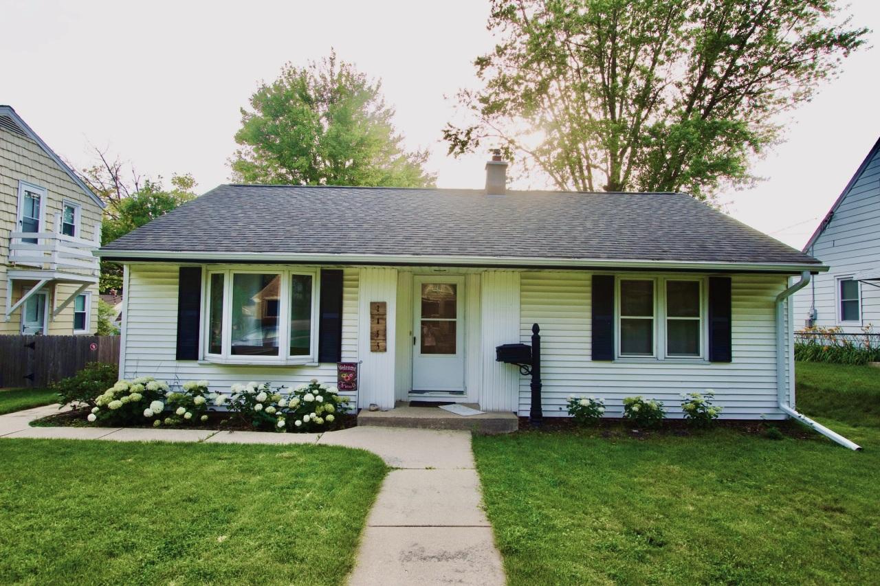 2855 N 89th St, Milwaukee, WI 53213