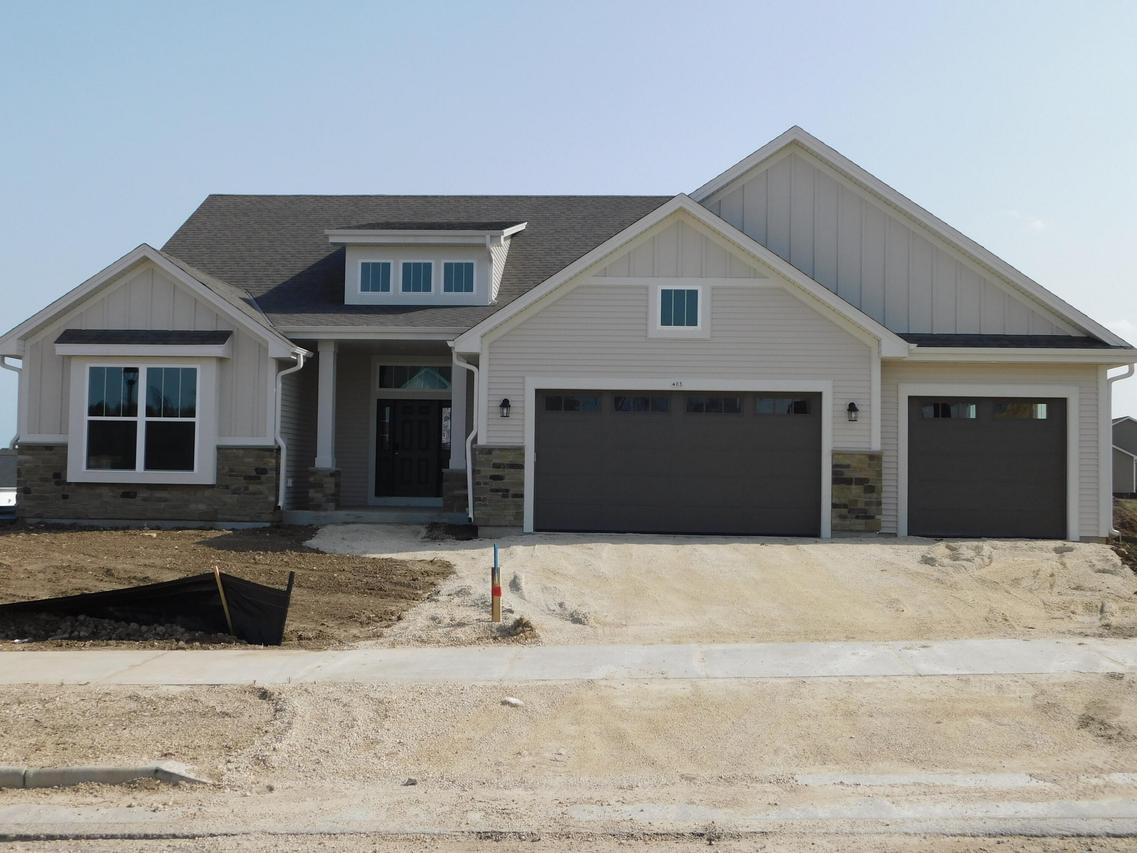 403 W Sparrow Way, Grafton, WI 53024