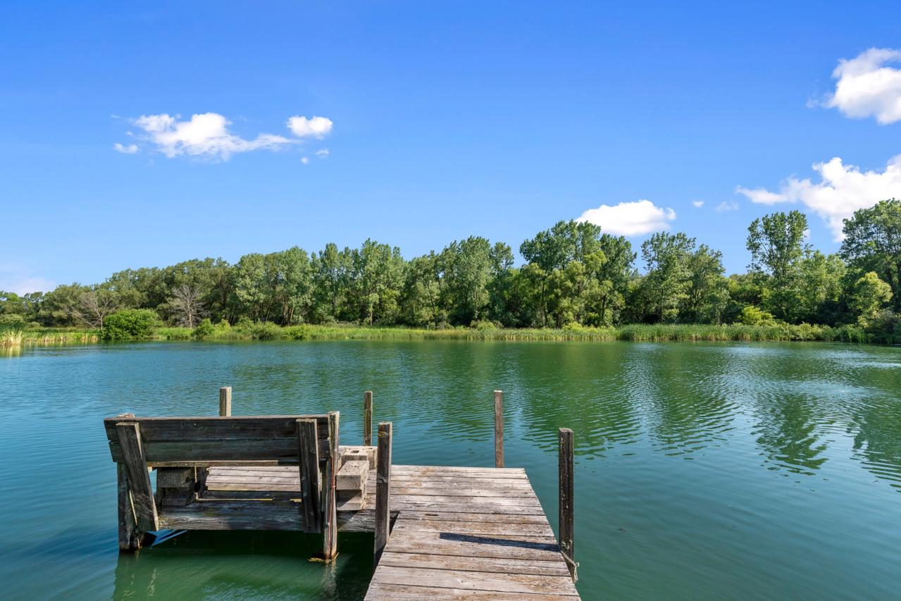 W281N5065 Jerilane Ct, Merton, WI 53072