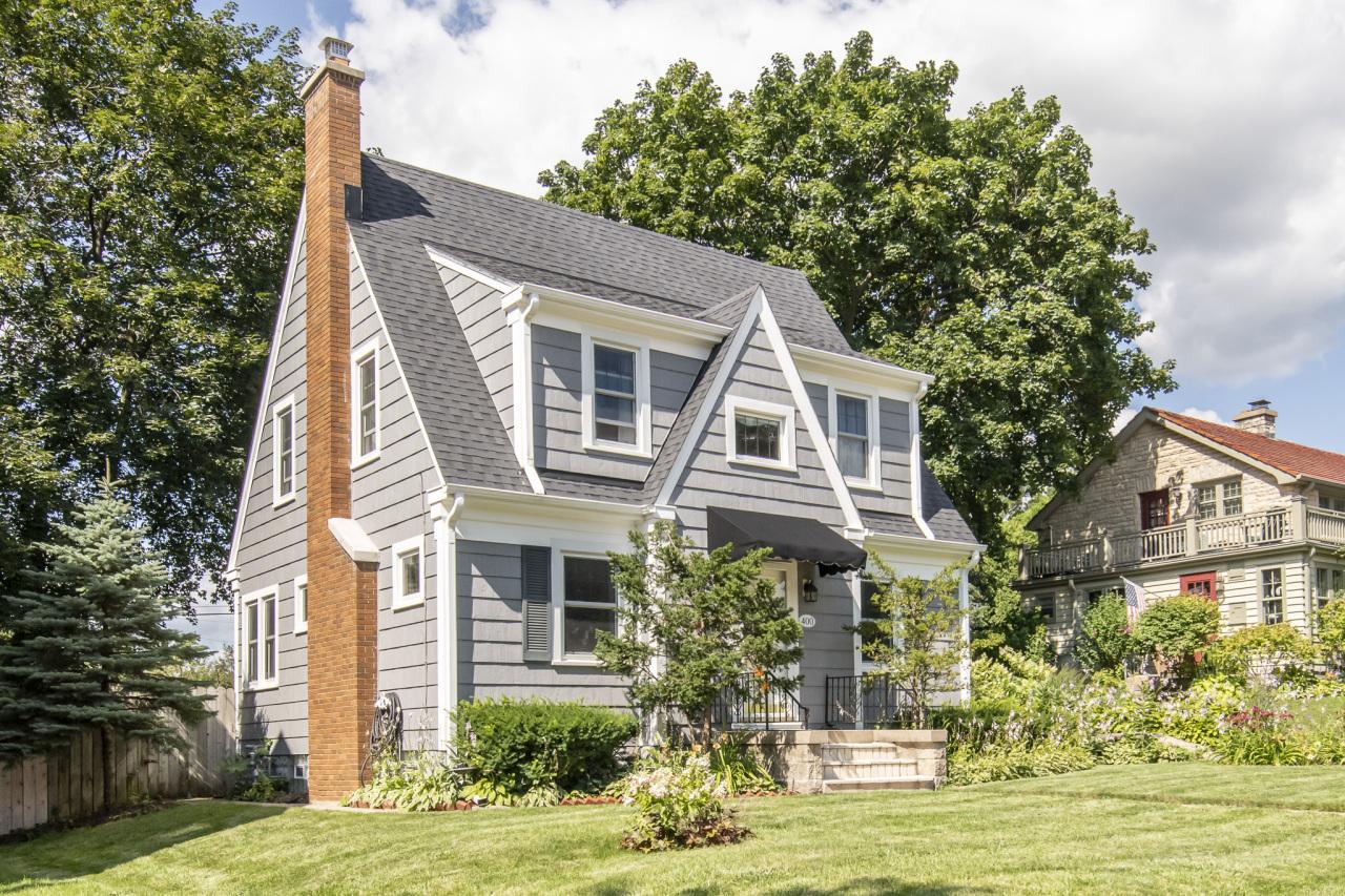 400 Windsor Dr, Waukesha, WI 53186