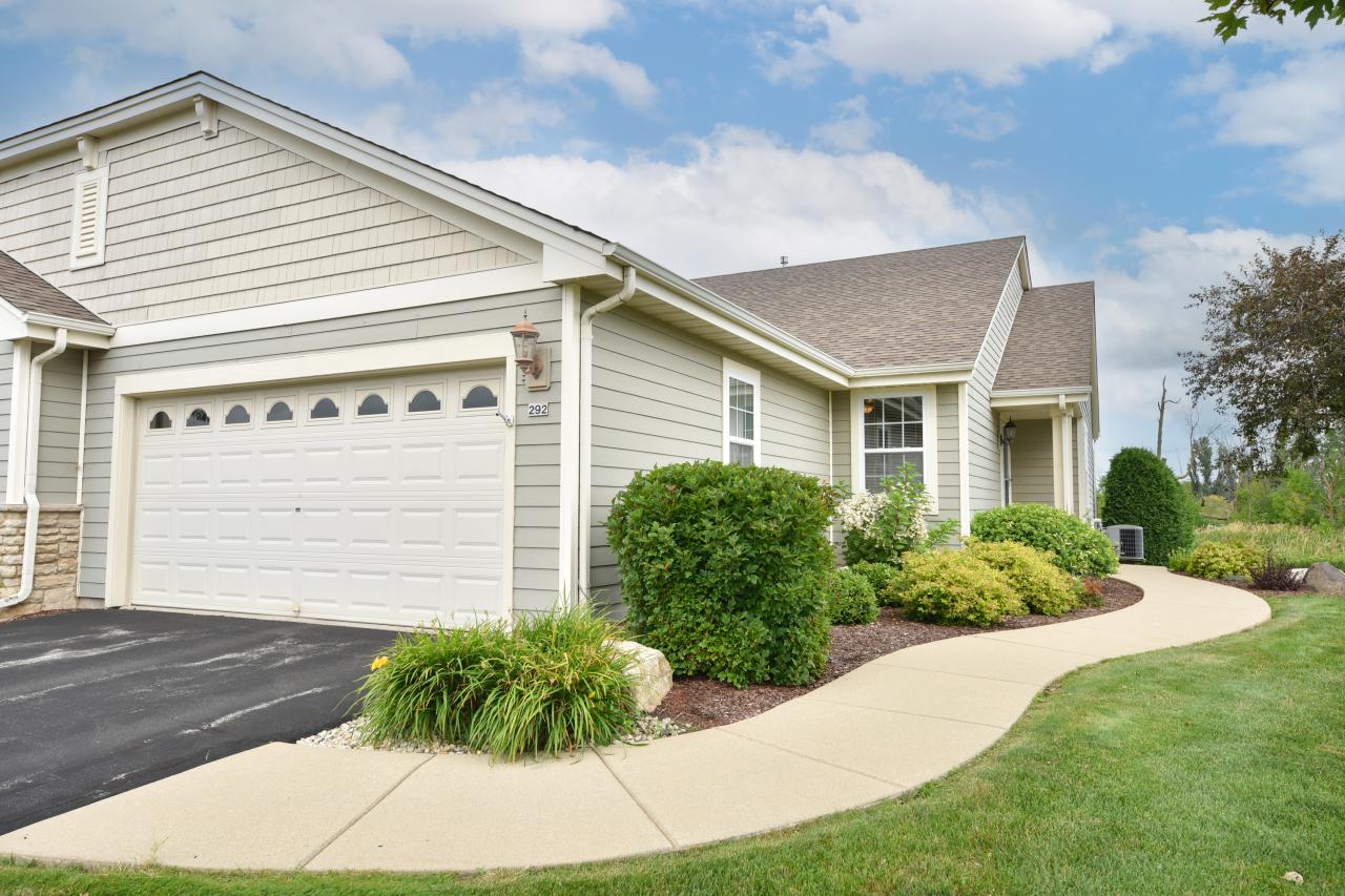 292 Wildflower Cir, Port Washington, WI 53074