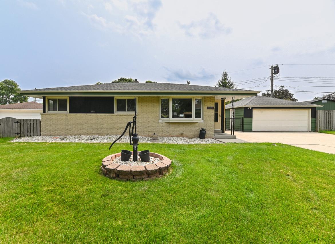 5864 S 33rd Ct, Milwaukee, WI 53221
