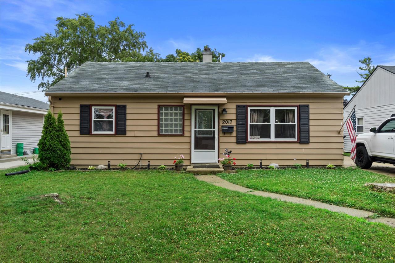 2017 West Lawn Ave, Racine, WI 53405