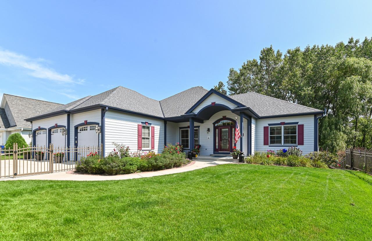 2096 Wichita Ln, Grafton, WI 53024