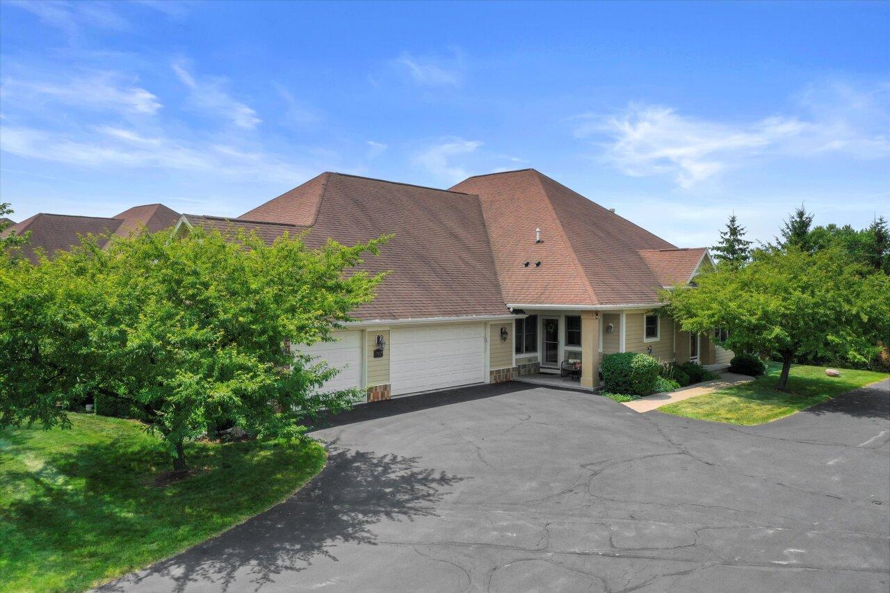 7993 S Patricia Ct, Franklin, WI 53132