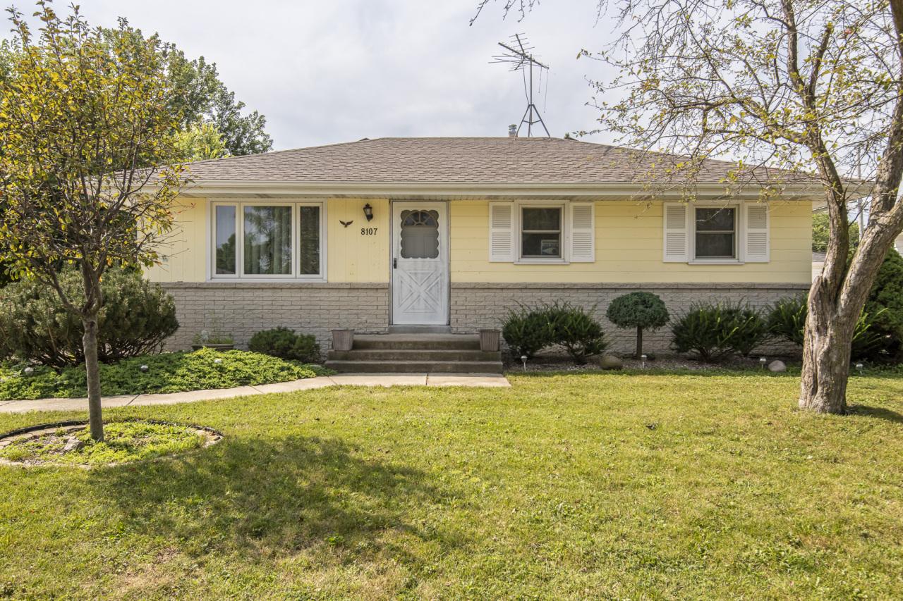 8107 W Norwich St, Milwaukee, WI 53220