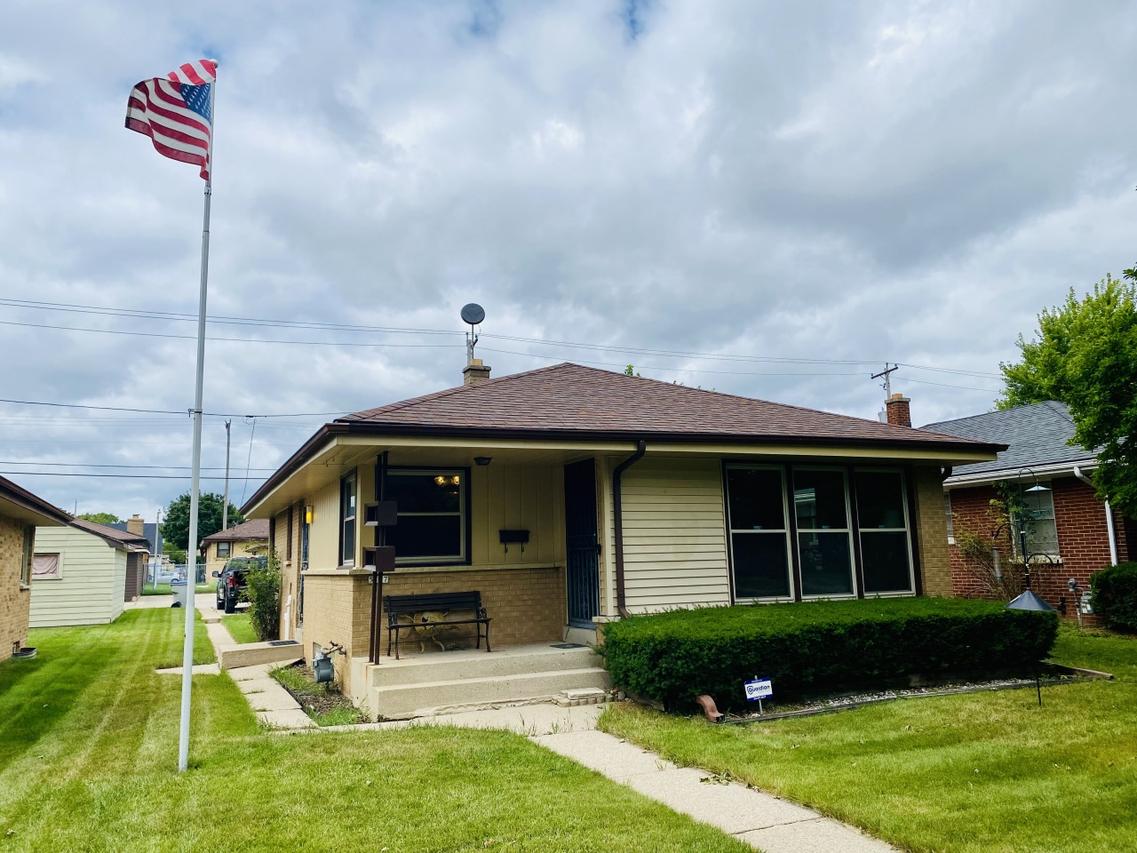 5137 N 67th St, Milwaukee, WI 53218