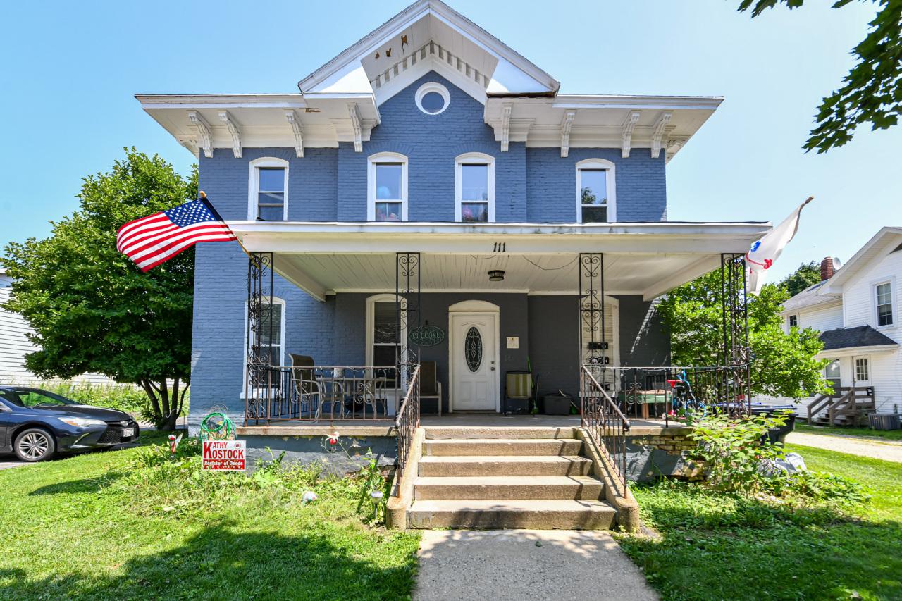 111 S Wisconsin St, Elkhorn, WI 53121