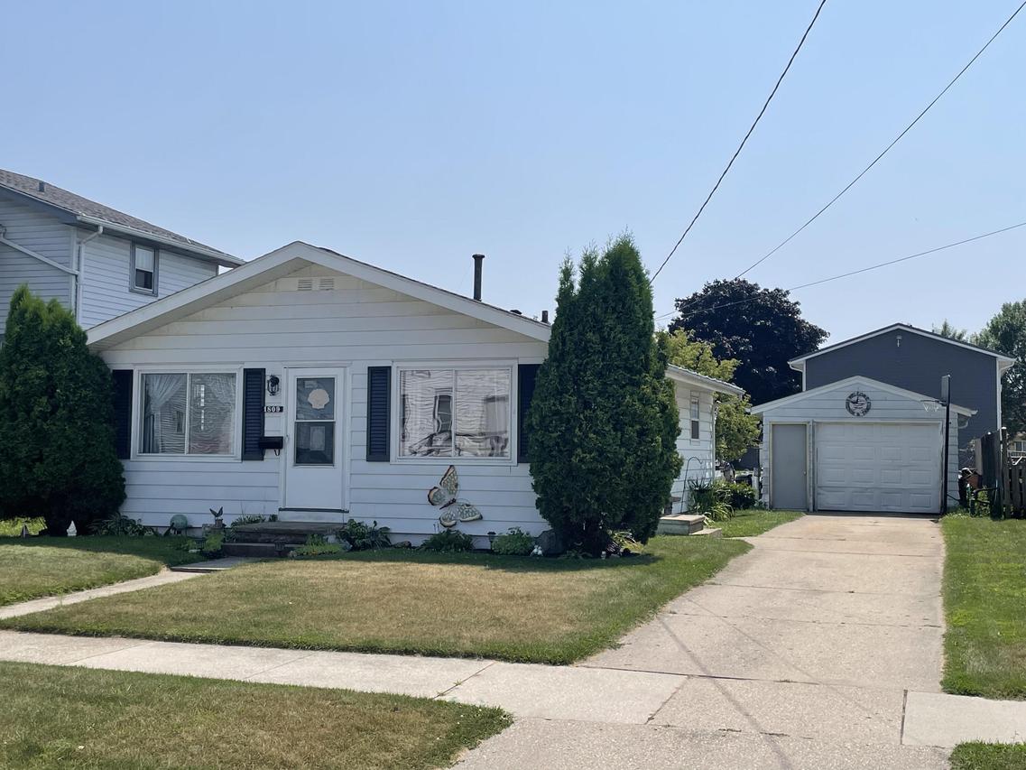 1809 20th St, Two Rivers, WI 54241