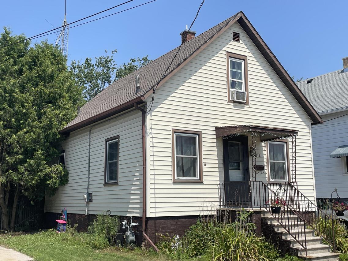 1816 20th St, Two Rivers, WI 54241
