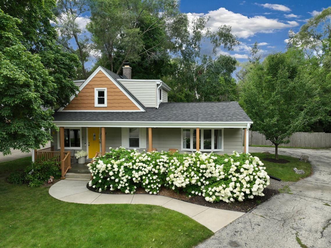 8237 N 44th St, Brown Deer, WI 53223
