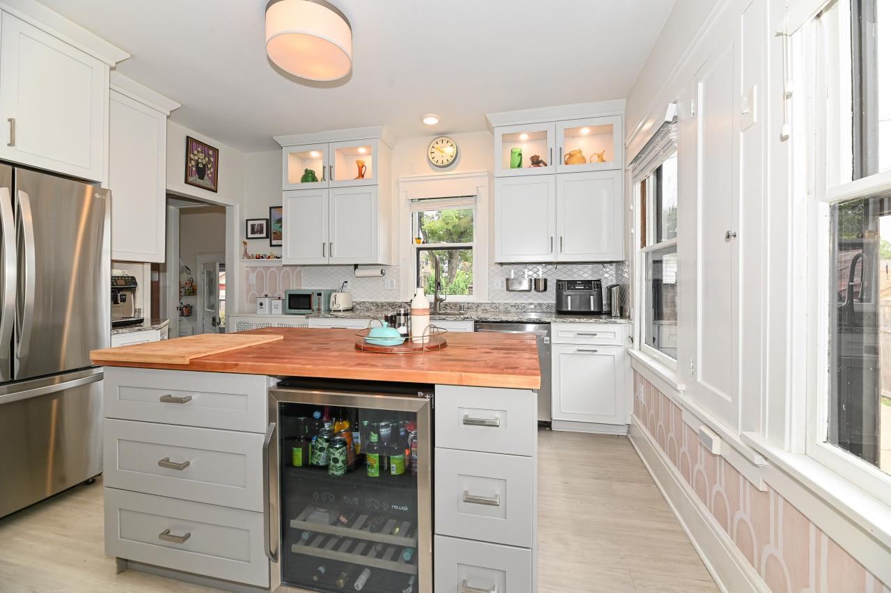 6810 Cedar St, Wauwatosa, WI 53213