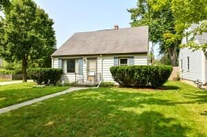2107 N 119th St, Wauwatosa, WI 53226