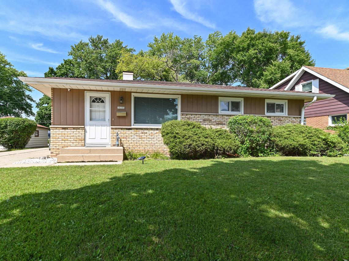 10204 W Oklahoma Ave, West Allis, WI 53227