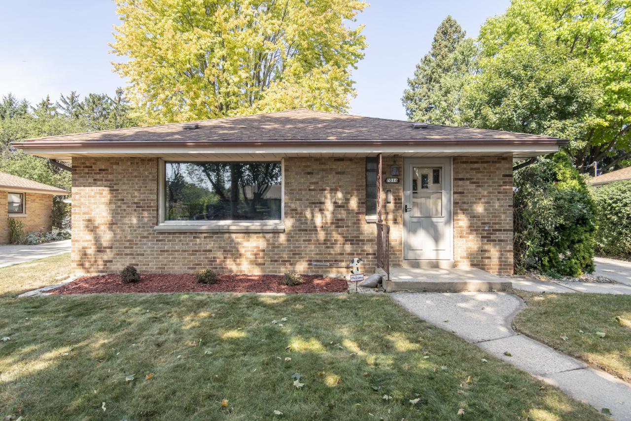 7016 W Ohio Ave, Milwaukee, WI 53219