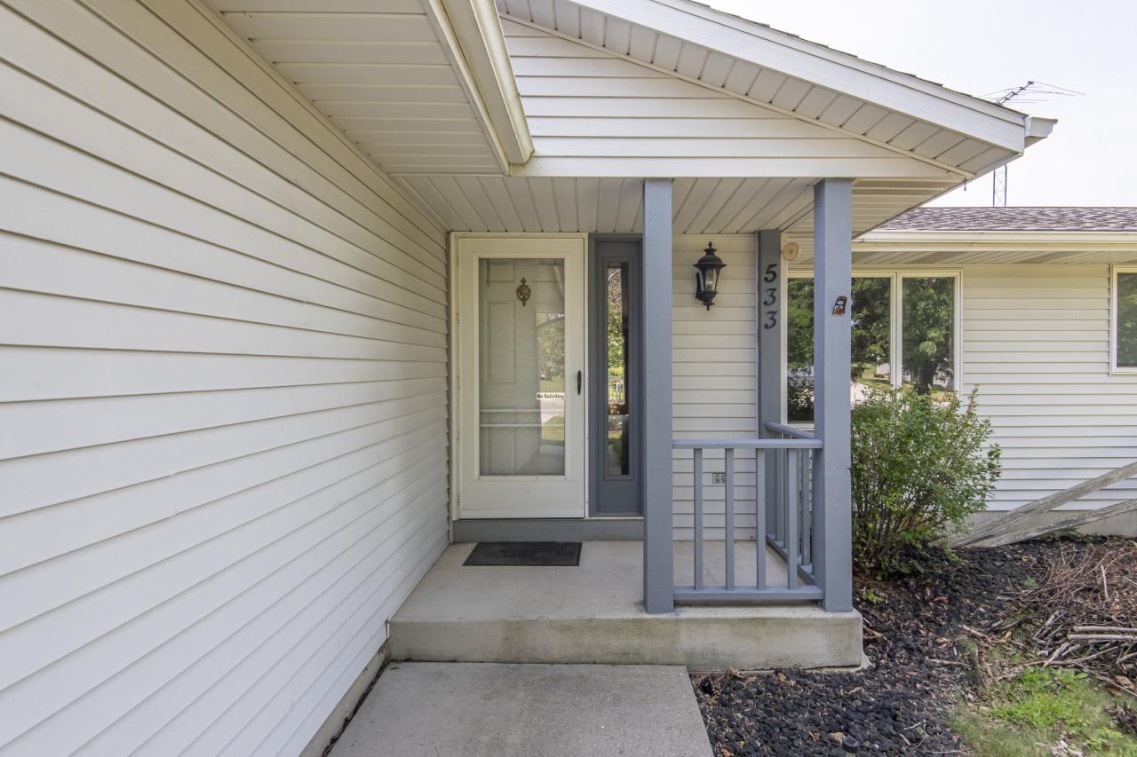 533 Millersville Ave, Howards Grove, WI 53083