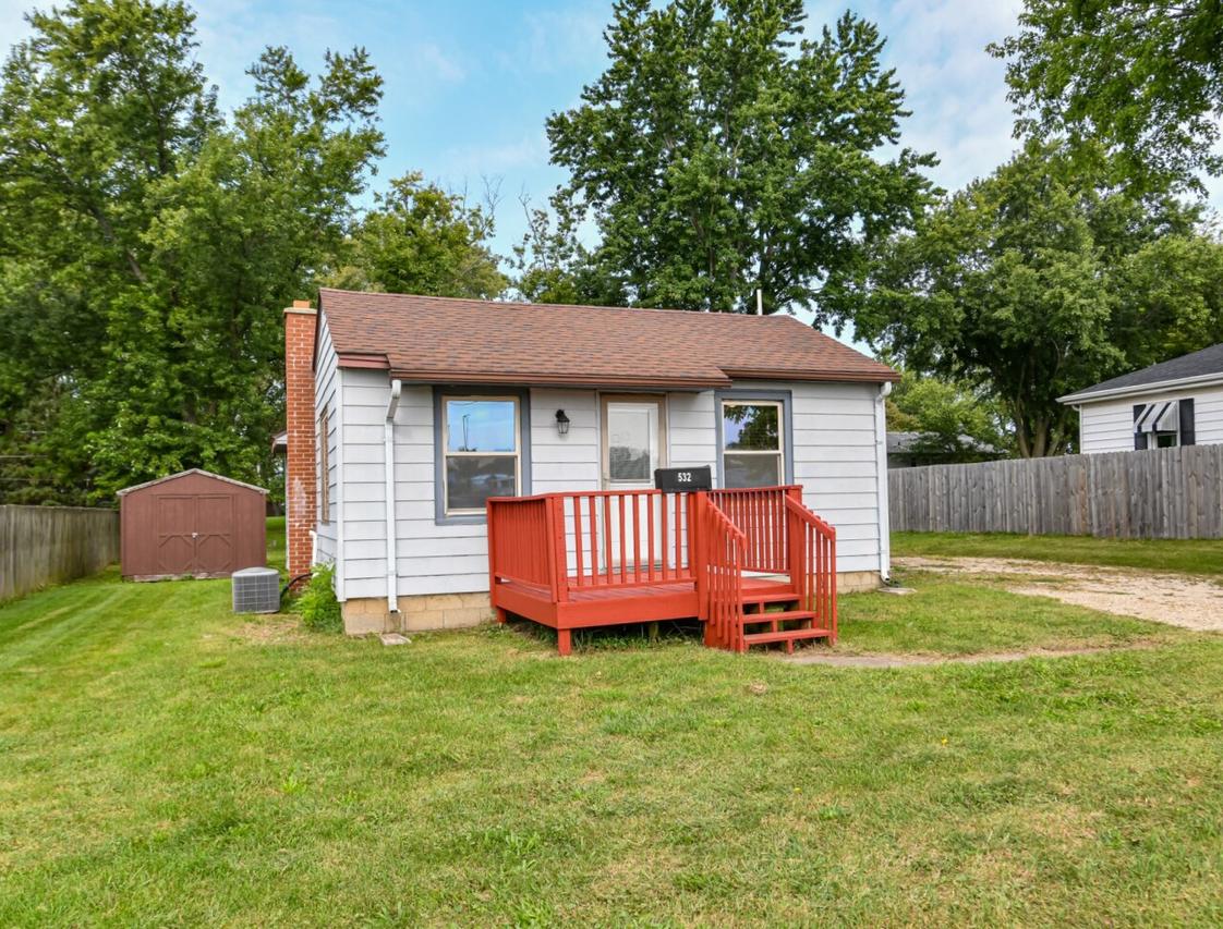 532 S Lincoln St, Elkhorn, WI 53121