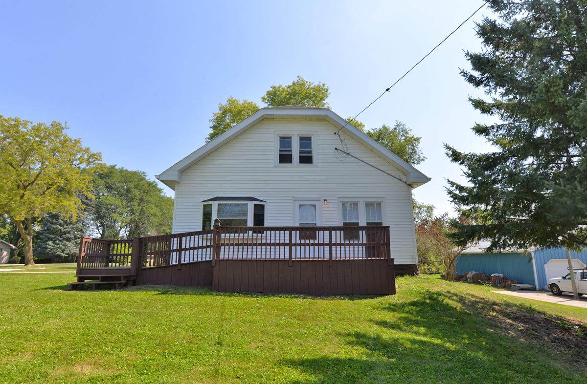 4611 Valley Rd, Caledonia, WI 53405