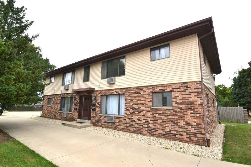 2364 S 69th St, West Allis, WI 53219