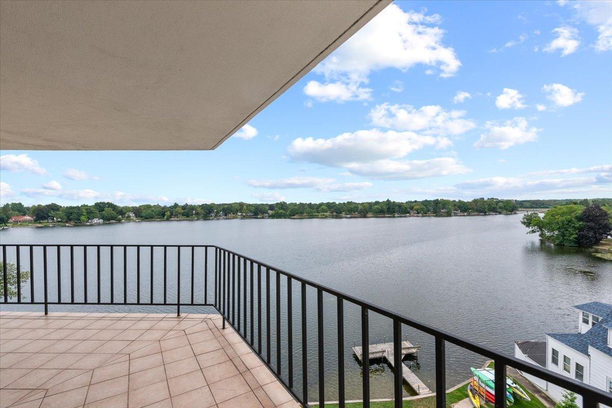 333 N Lake Rd #605, Oconomowoc, WI 53066