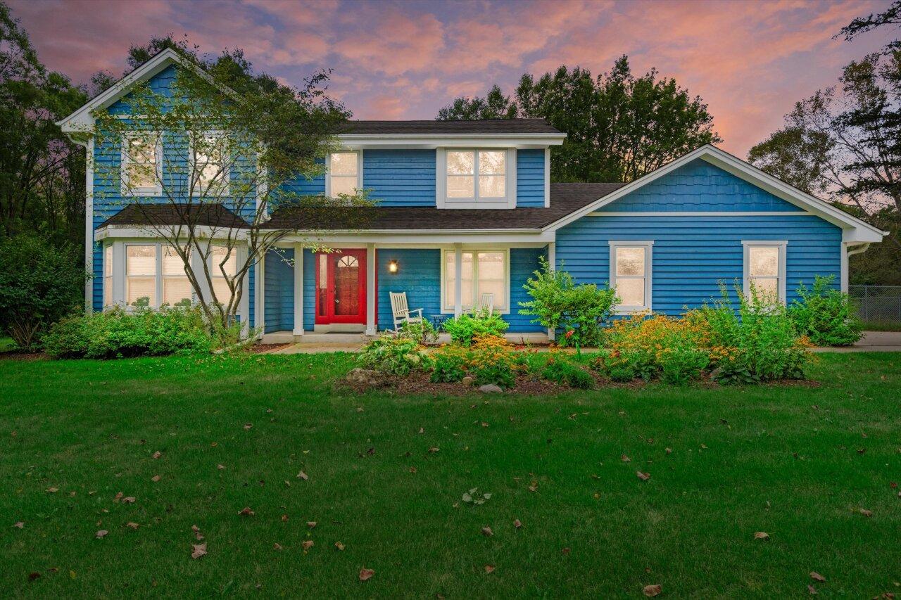 8549 W Highland Rd, Mequon, WI 53097