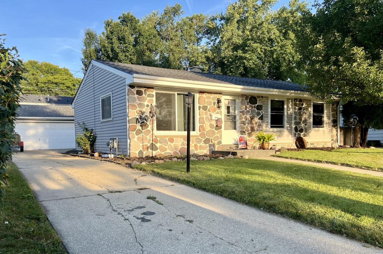 4048 Lasalle St, Racine, WI 53402