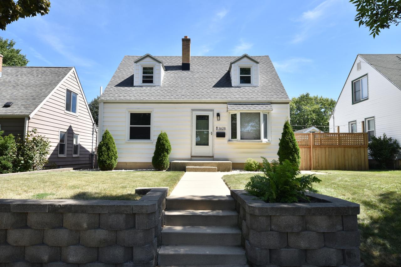 3628 N 100th St, Milwaukee, WI 53222