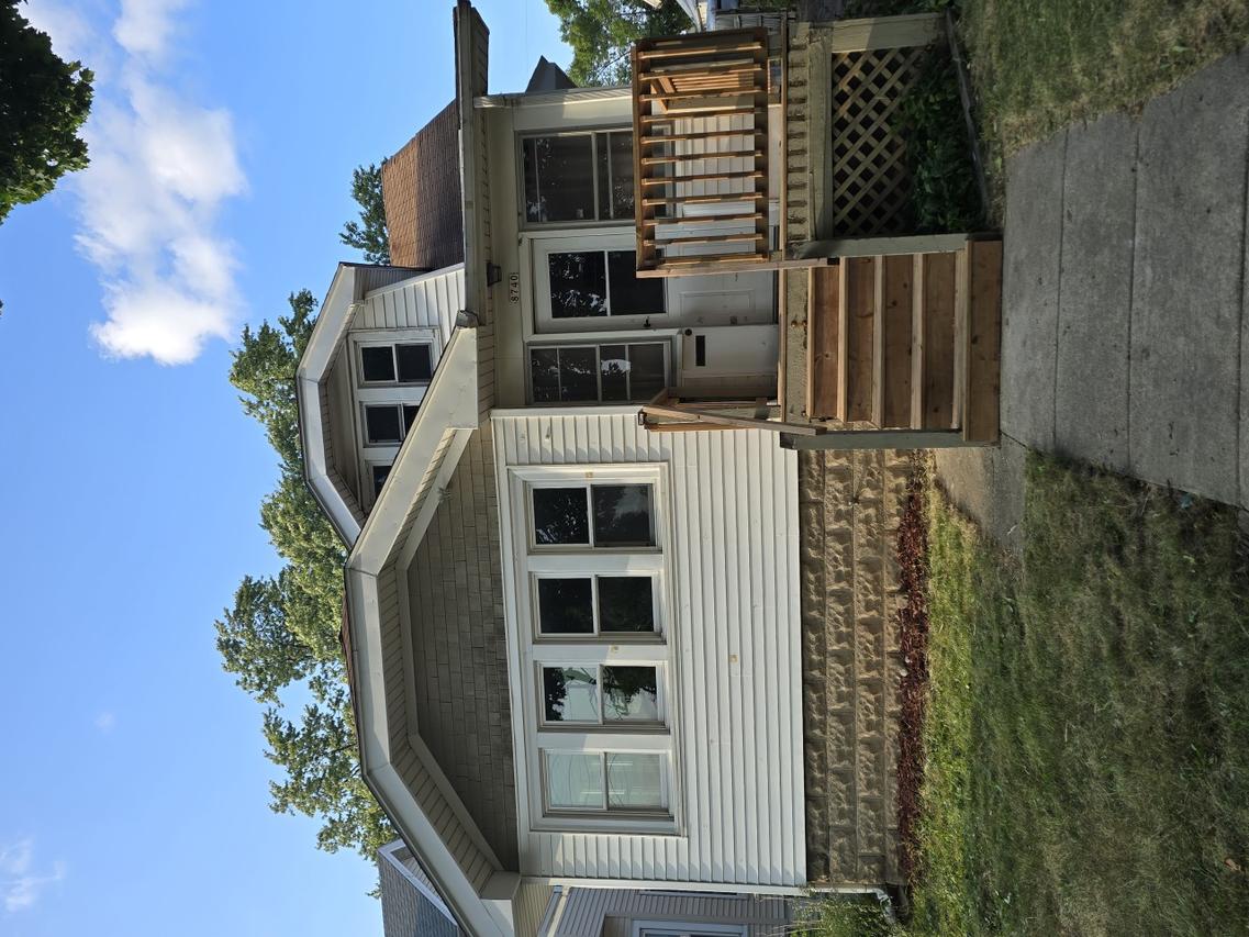 8740 W Lapham St, West Allis, WI 53214