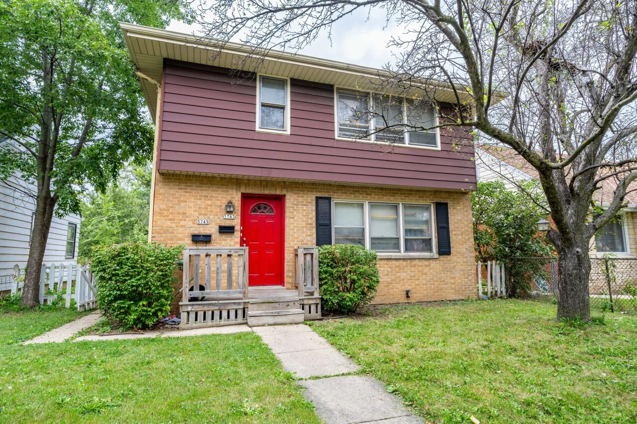 5743 N 91st St #5745, Milwaukee, WI 53225