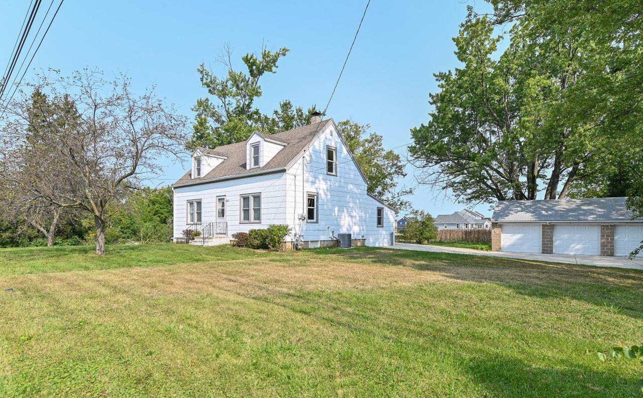 5912 Northwestern Ave, Caledonia, WI 53406