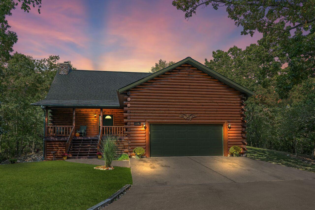 108 Accipiter Ct, Burlington, WI 53105