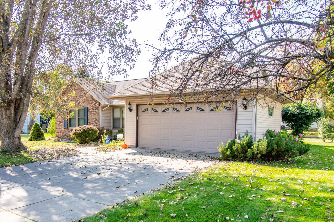 716 Cobblestone Way, Watertown, WI 53094