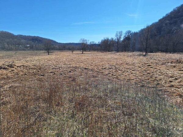 S4936 Mundsack Rd, Genoa, WI 54632
