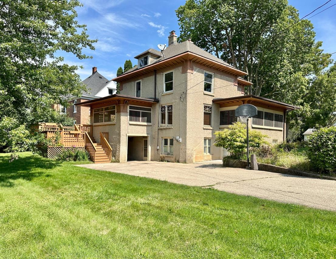 202 N Church St, Elkhorn, WI 53121