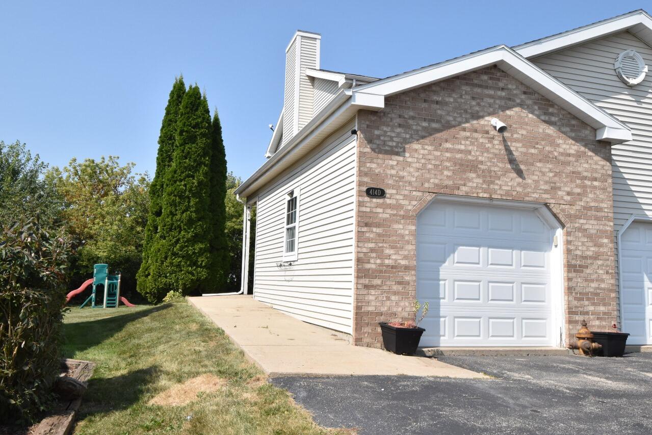 414 Autumn Dr #D, Delavan, WI 53115