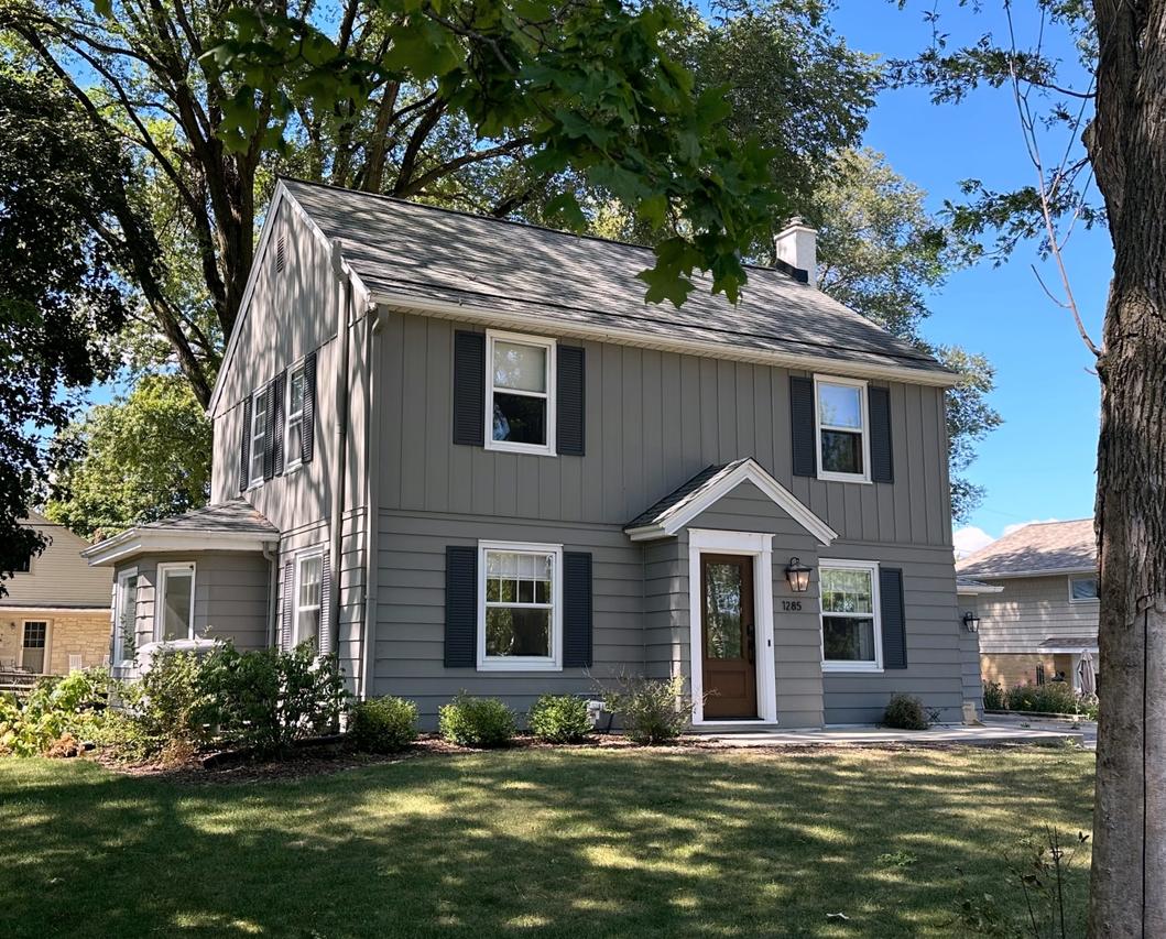 1285 Longwood Ave, Elm Grove, WI 53122